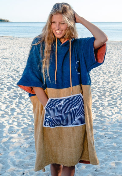 Wave Style Poncho FLOW